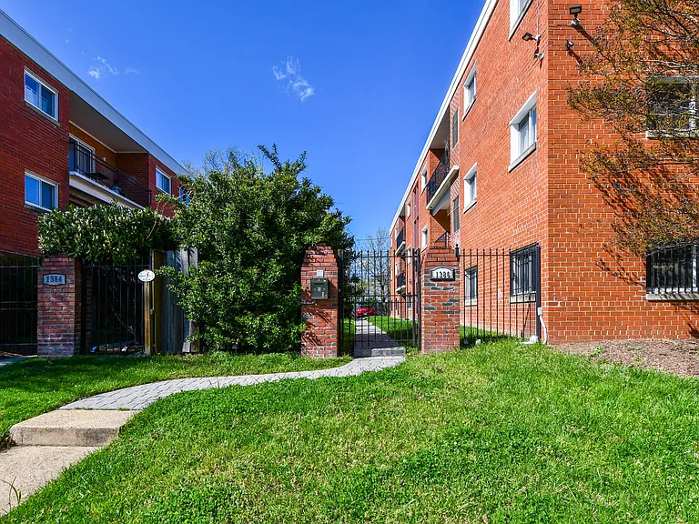 1386 Bryant St NE #204 — Photo 43
