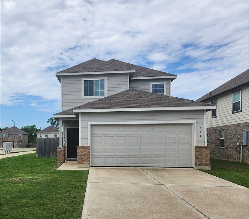 1st image of 996 Marquis Dr