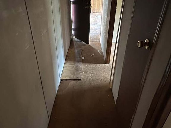 2nd image of 795 Jenkins Mill Rd