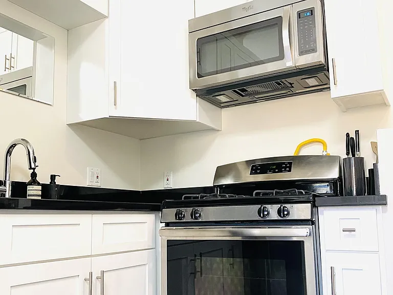 536 N Westmoreland Ave #203 — Photo 10