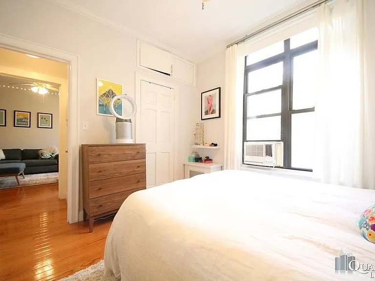 34 E 11th St #4B — Photo 7