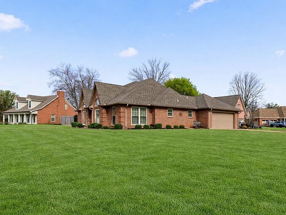 3rd image of 6736 Forrest Cir