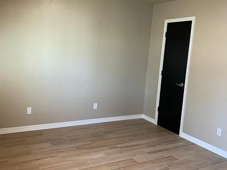 2412 Lake Michigan Dr — Photo 10
