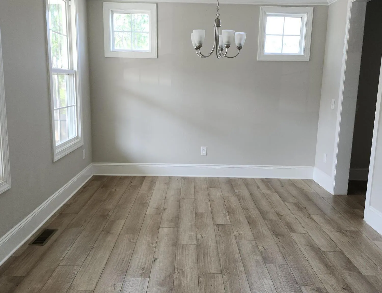 6 bed, 4.0 bath, $3,400 — Photo 3