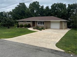 14 Sunbirch Dr, Jeannette, PA