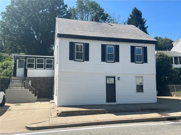 40 Main St, Scituate, RI 02831