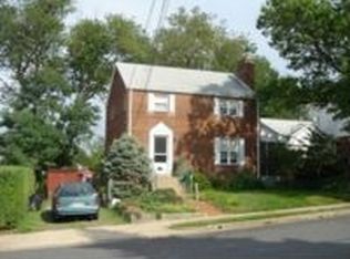 609 S Adams St, Arlington, VA 22204