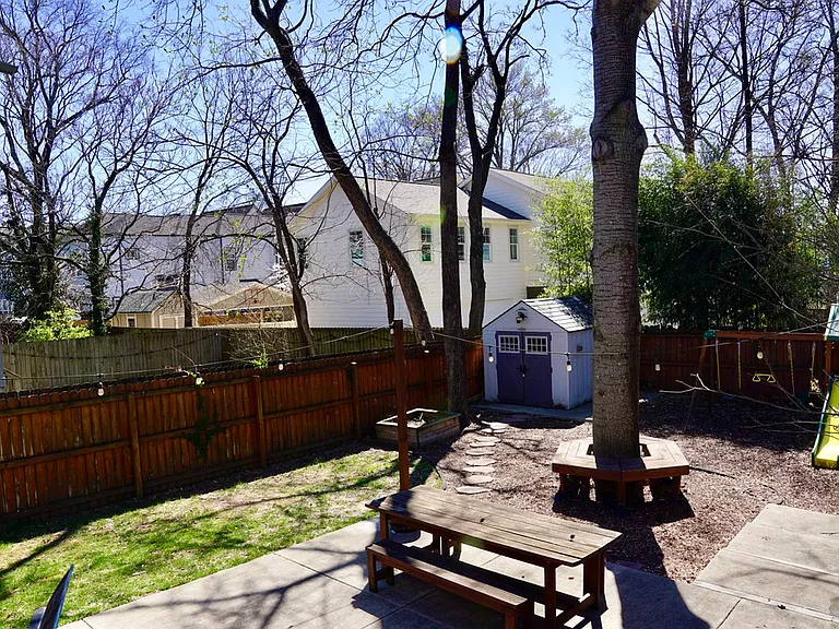823 Knox Ave — Photo 30