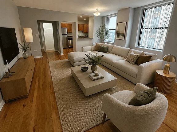 2nd image of 4607-13 N Sheridan Rd #1210
