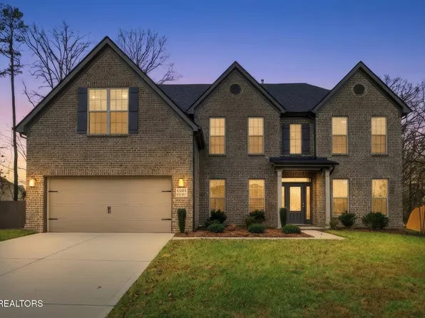 1103 Snowy Peak Ln, Knoxville, TN 37922