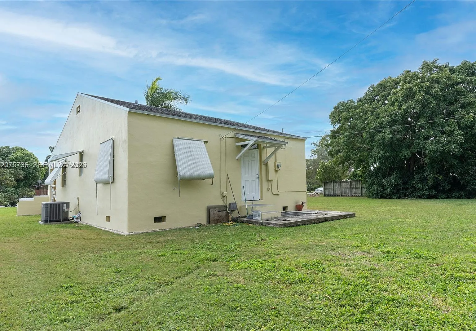 Block 10 Of Porvenir — Photo 2