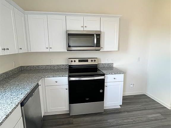 4th image of 10138 Orchid St