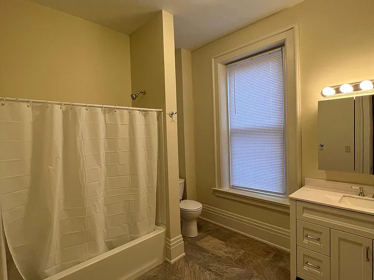 2360 Auburn Ave #5 — Photo 6