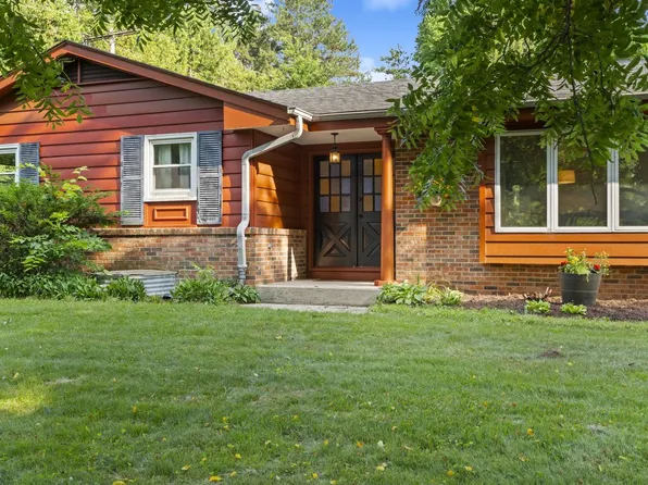N8093 Lakeview ROAD, Oconomowoc, WI 53066