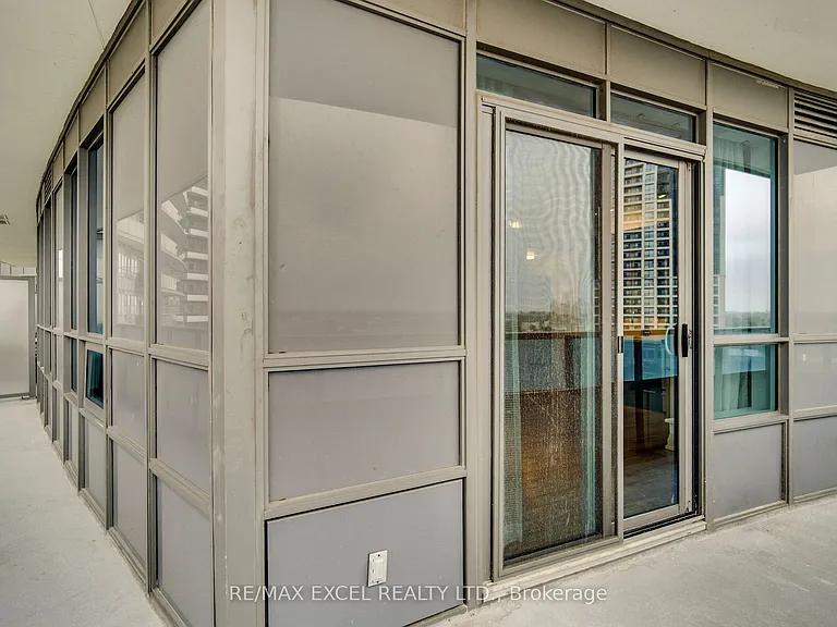7161 Yonge St #625 — Photo 32