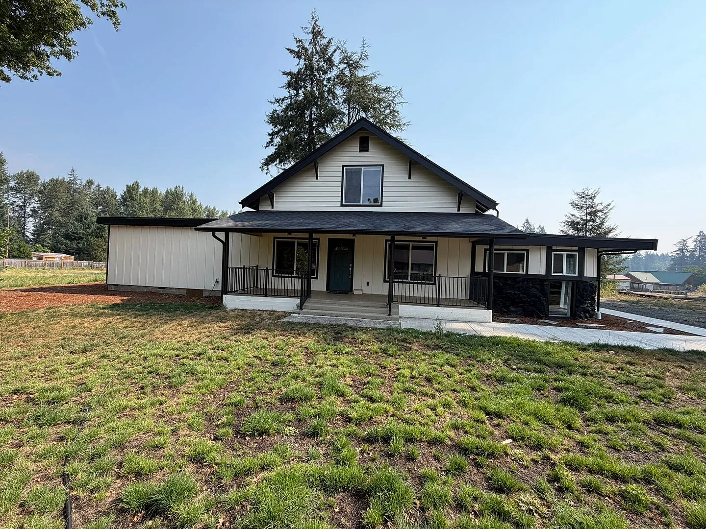 **Move In Special** New Remodeled 3 Bedroom On Acreage! — Photo 1