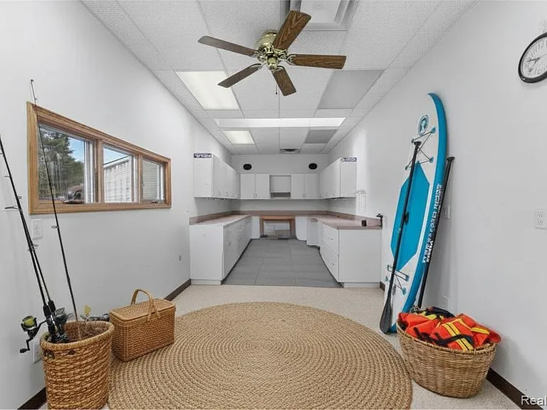 6628 Longworth Dr — Photo 20