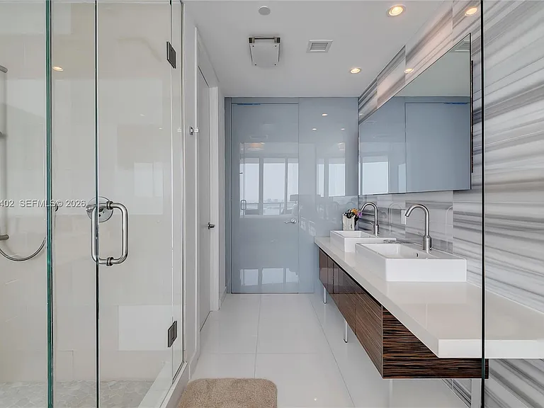 1100 Biscayne Blvd #3901 — Photo 12