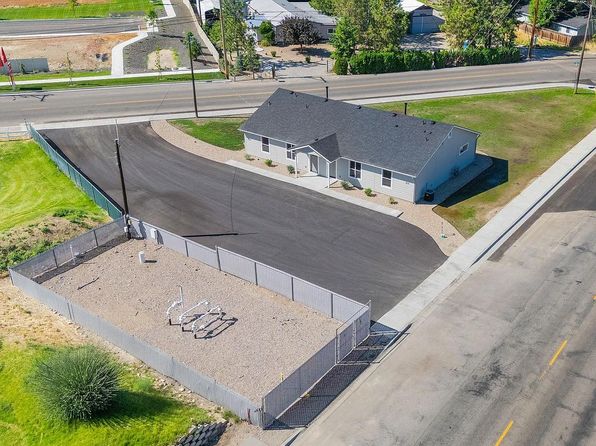 835 W Main St #1