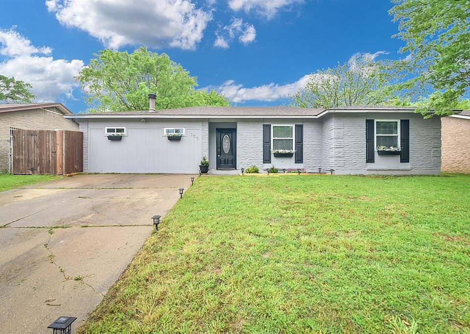 1st image of 1305 Carla Ave