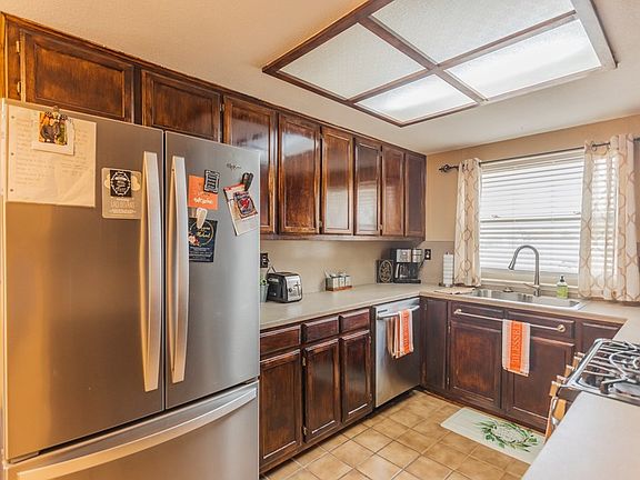3rd image of 6333 Christopher Ln