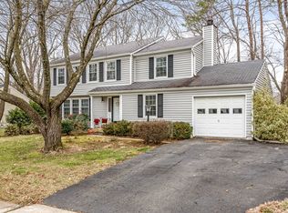 2664 Petersborough St, Herndon, VA 20171