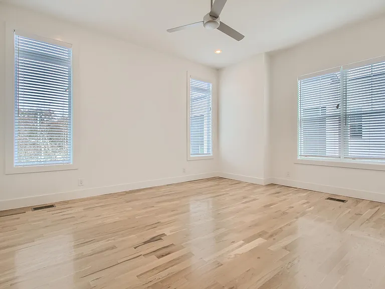 408 Serenity Ln — Photo 11