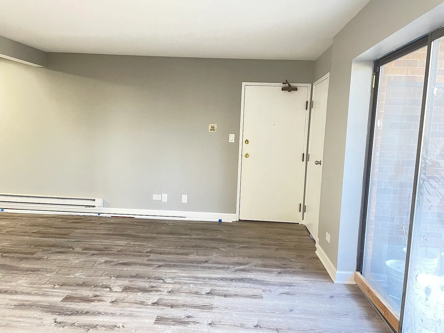 2 bed, 1100 sqft, $1,900 — Photo 3