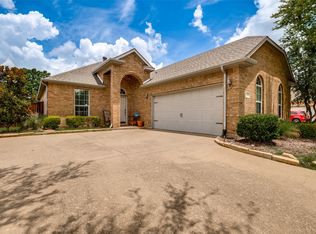 105 High Meadow Rd, Red Oak, TX 75154