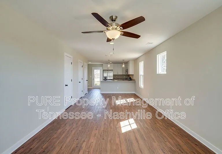 600 Hadley Village Blvd — Photo 4