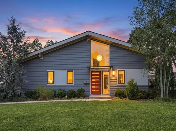 10308 Wenonga Ln, Leawood, KS 66206