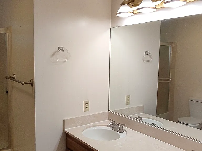 upstairs hall bath