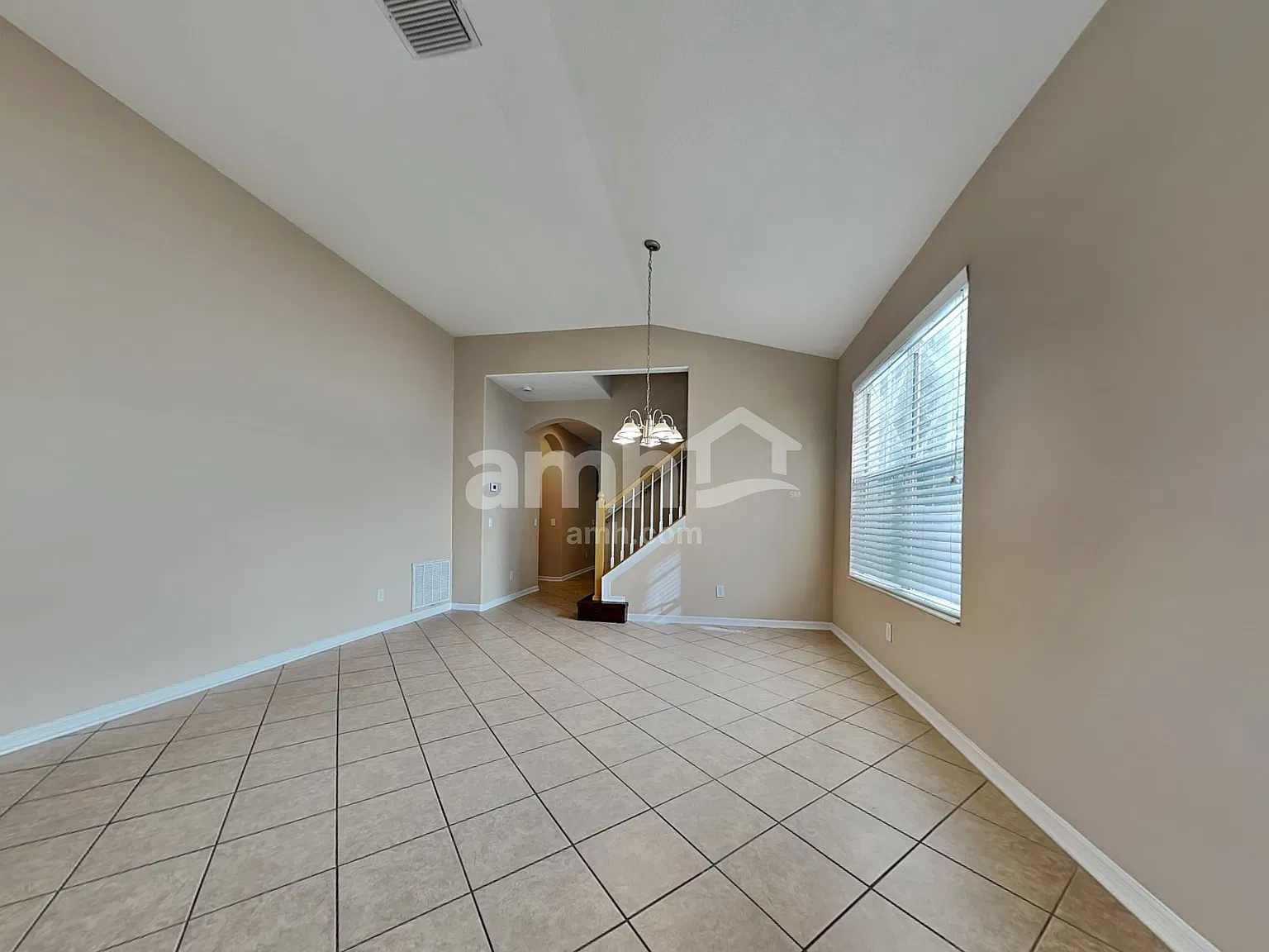 3 bed, 2.5 bath, 2208 sqft, $2,660 — Photo 4