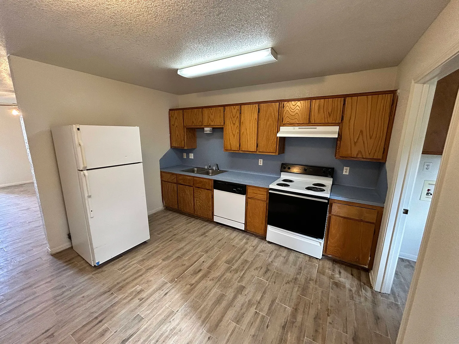 2 bed, 895 sqft, $697 — Photo 3