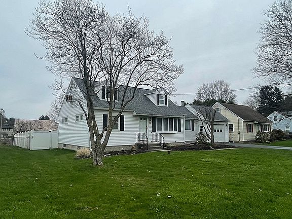 2nd image of 121 Bramley Dr