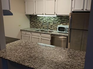 3275 Kirchoff Rd APT 136, Rolling Meadows, IL 60008