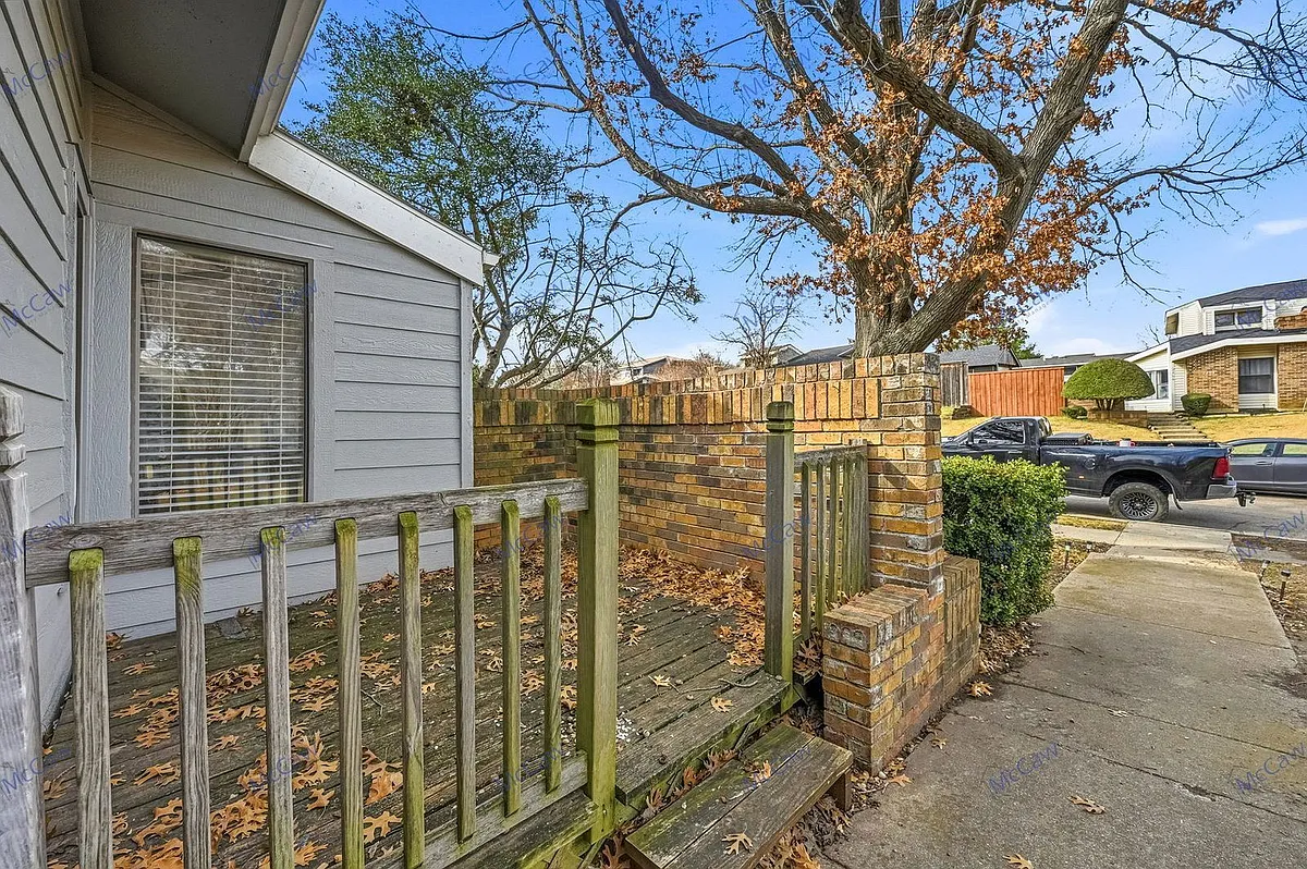 Building Photo - 2409 Sendero Trl