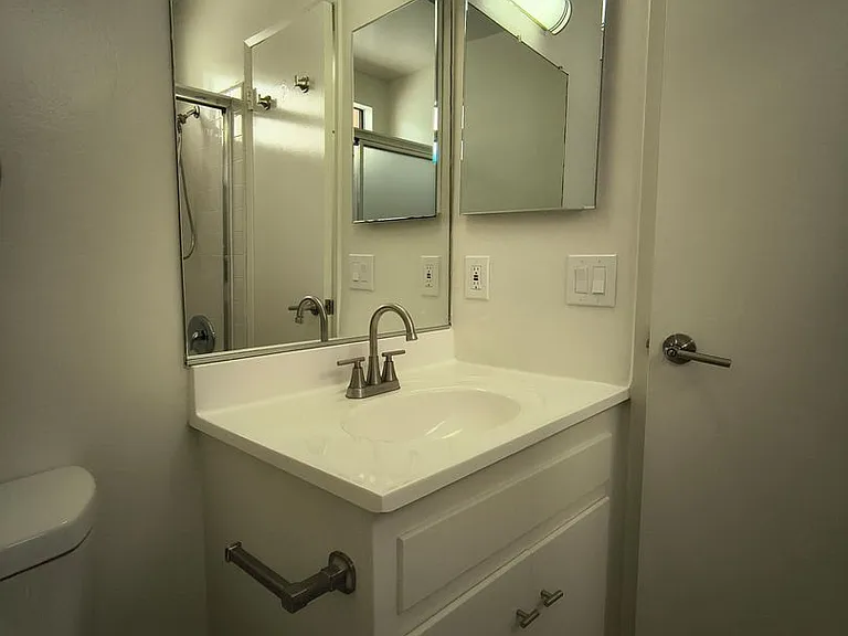 650 Westmount Drive — Photo 24