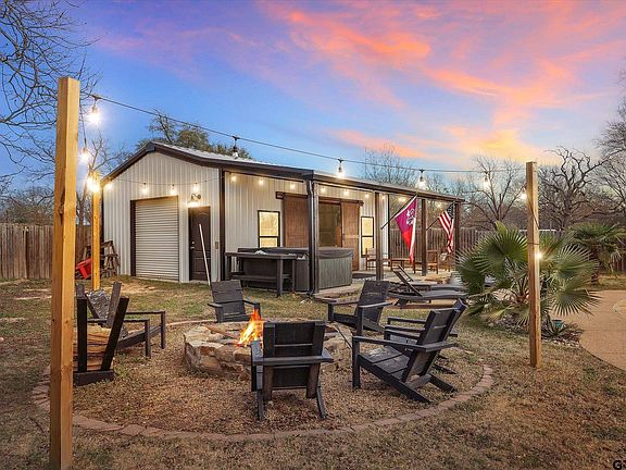 5th image of 128 Colorado St