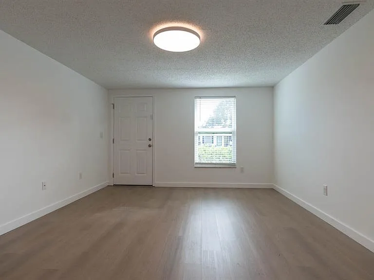 2233 Michele Dr — Photo 5