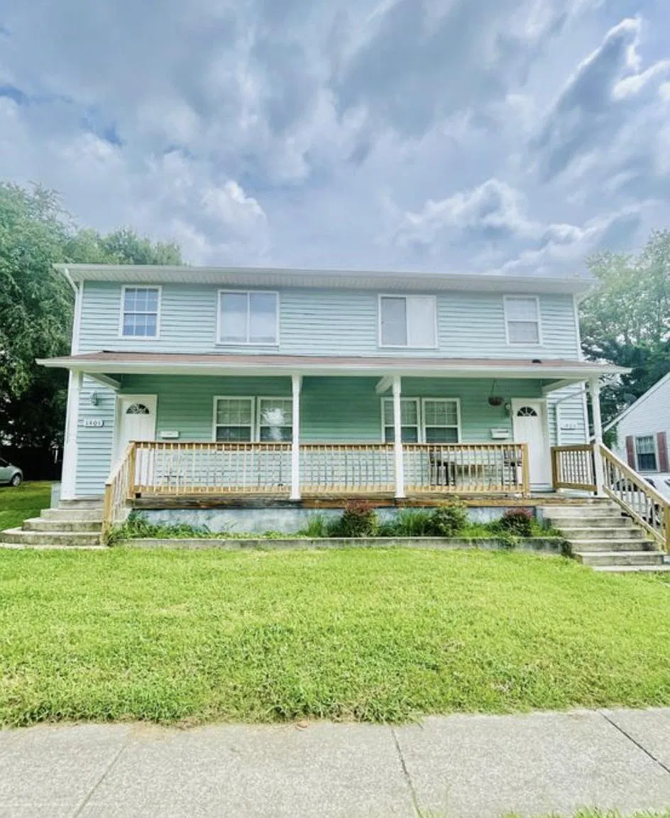 3 bed, 1000 sqft, $1,600 — Photo 1