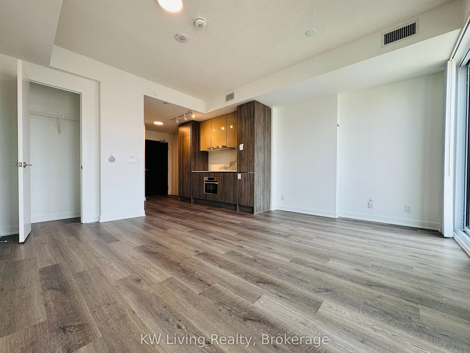 The Whitfield — Photo 4
