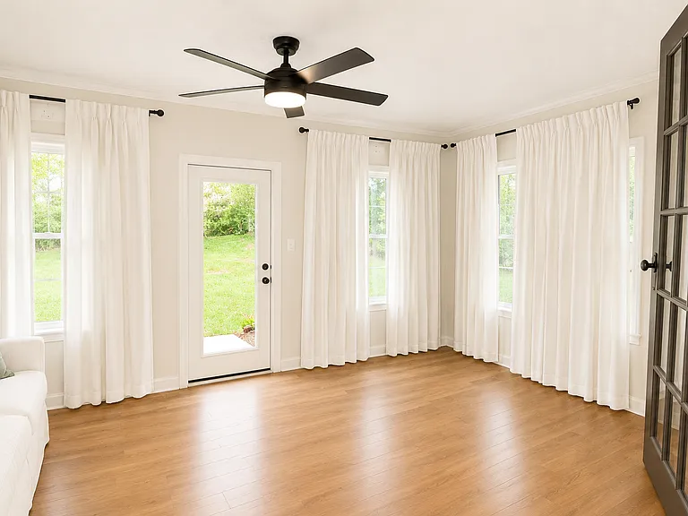 10936 Thornton Dr — Photo 16