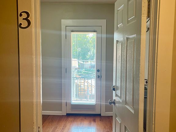 Apartment 3 entrance