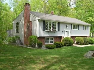 28 Merrill Dr, Atkinson, NH 03811