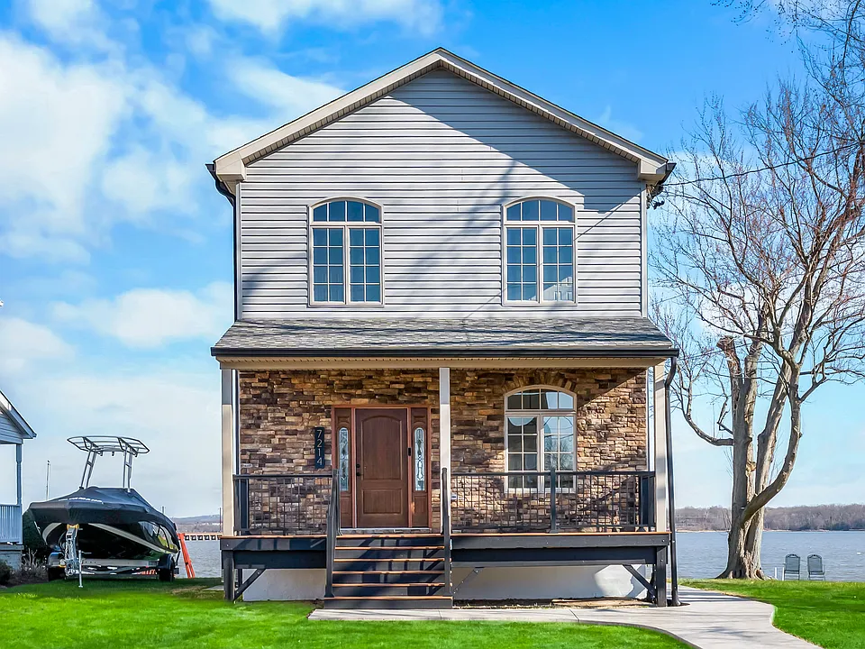 7214 Greenbank Rd