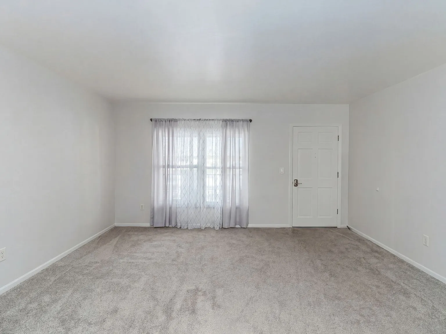 1 bed, 615 sqft, $1,700 — Photo 4