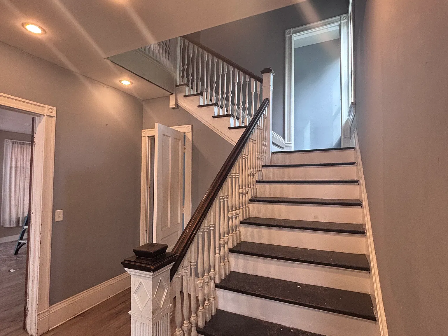 2024 W Highland Ave — Photo 2