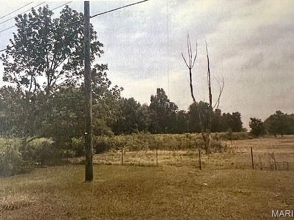 4th image of 2093 E County Highway 450