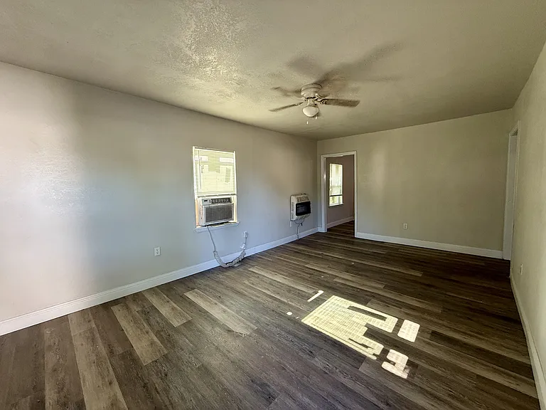 914 W Vinita Ave — Photo 3